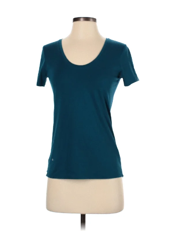 Active T Shirt Chic & Cozy Apparel