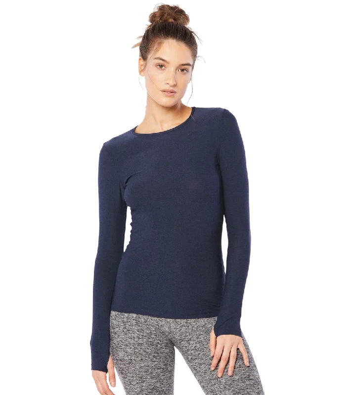 Beyond Yoga Featherweight Spacedye Classic Crew Pullover Nocturnal Navy Chic Urban Fashion Look