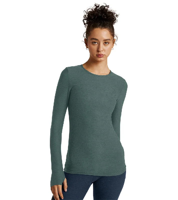 Beyond Yoga Featherweight Spacedye Classic Crew Pullover Storm Heather Casual Chic Clothing