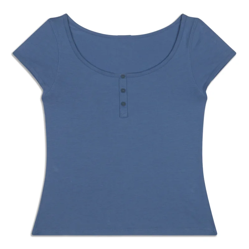 Cap-Sleeve Henley T-Shirt Sale Dive Into Trendy Women's Fashion