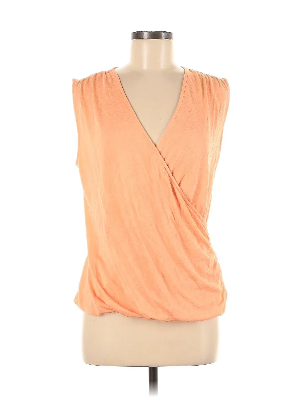 Sleeveless Top Trend Setting Wardrobe