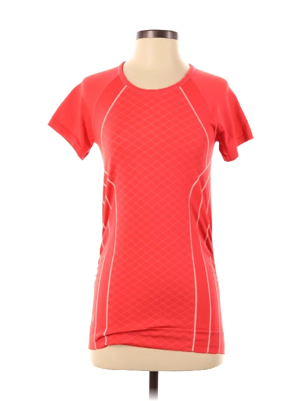 Active T Shirt Fashion Forward Femininity