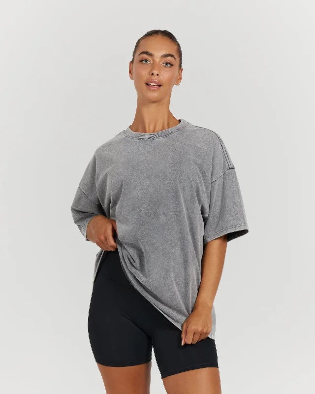 BOYFRIEND TEE - WASHED GREY Chic And Edgy