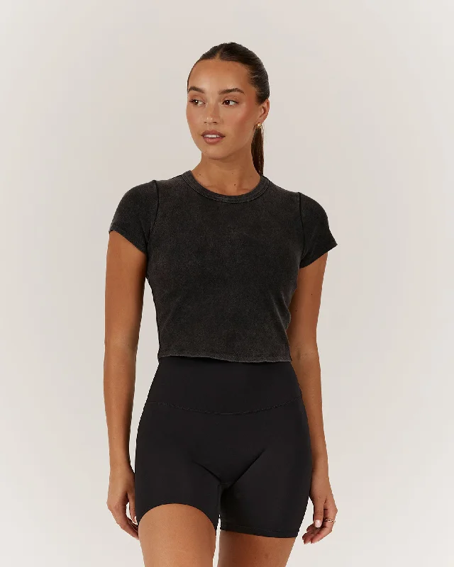 EMERSON CROP TEE - BLACK Seasonal Trends