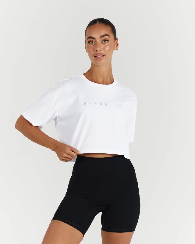 LOOSE CROP TEE - WHITE Beat The Heat In Tropical Styles