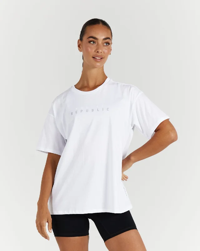 LOOSE TEE - WHITE Chic Everyday Wear