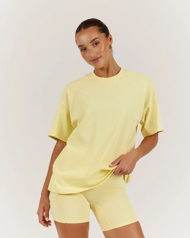 OVERSIZED TEE - BUTTER Charming Silhouette