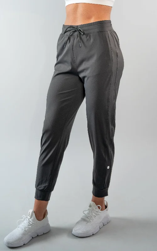 The Movement Jogger 26" in Dark Shadow Chic Sophistication