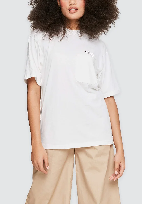 Unisex Basic Tee | White Fashion Forward Femininity