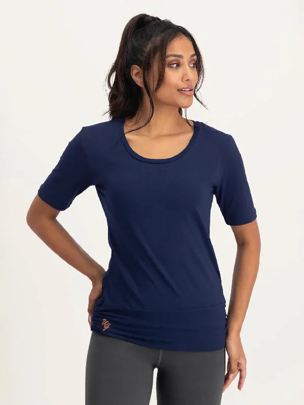 Urban Goddess Kami Yoga Tee - Midnight Sleek Design