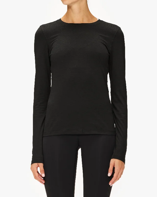 Vuori Long-Sleeve Lux Crew Feminine Soft - Hued Look