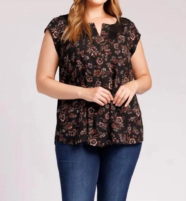 Baylee Floral Top With Lace In Black Elegant Styles