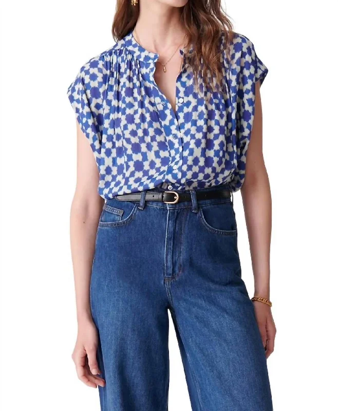 Clio Top In Bleu Seasonal Trend