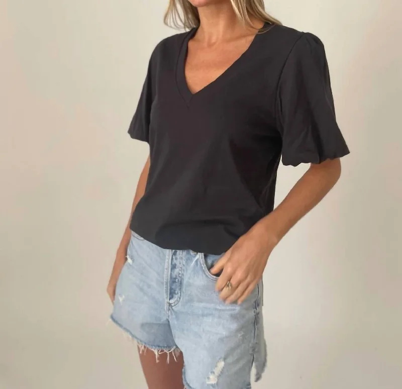 Dakota Tee Top In Black Trend Driven Wardrobe