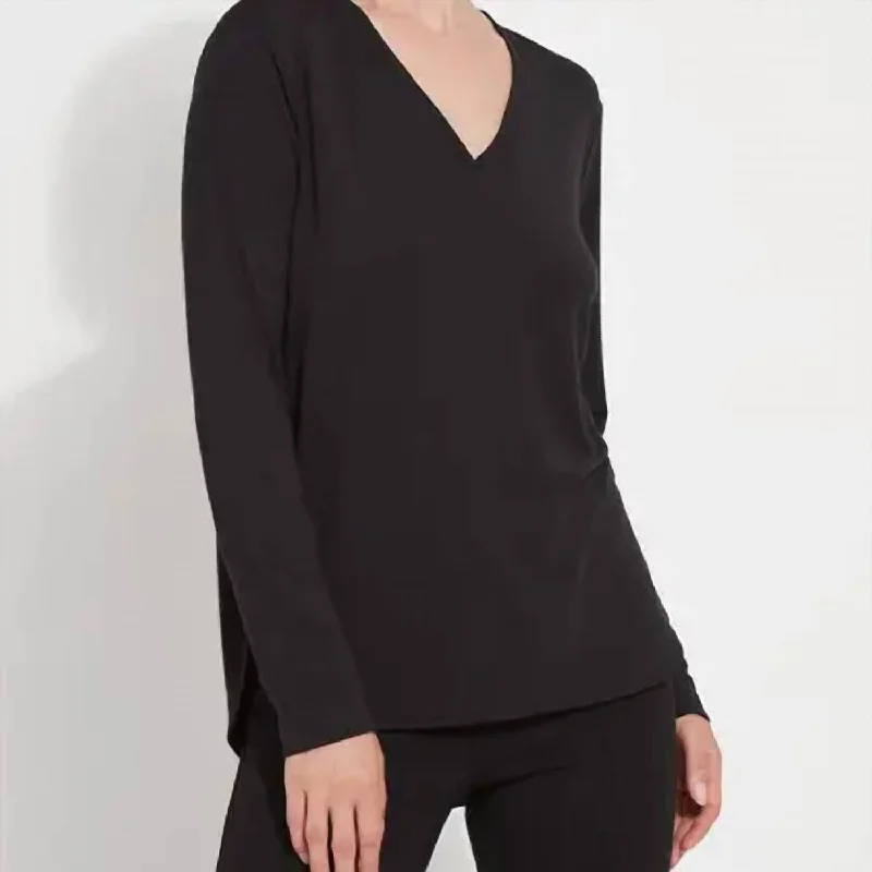 Eliana V-Neck Top In Black Trendsetter's Closet