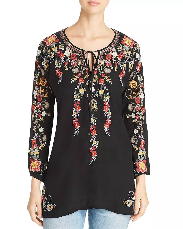 Embroidered Flower Top In Black Feminine Soft - Hued Look