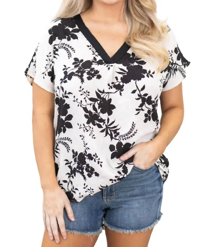 Floral Blouse In Black/ivory Daily Essentials