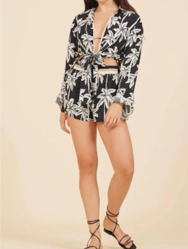 Palm Print Tie Front Top In Black Y2K Nostalgic Fashion Look