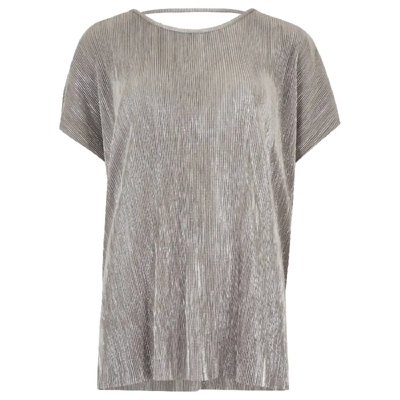 Plisse Deep V Back Top In Silver Feminine Soft - Hued Look