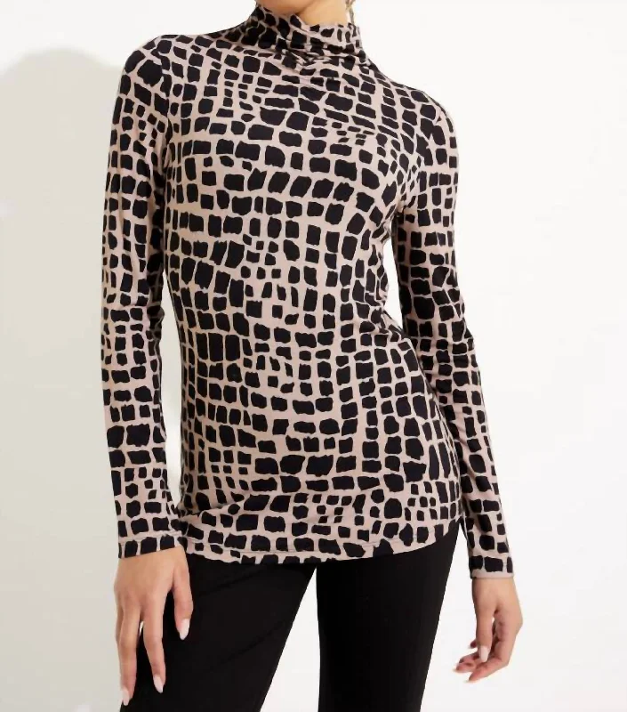 Ruched Printed Top In Black/latte Must-Have Styles