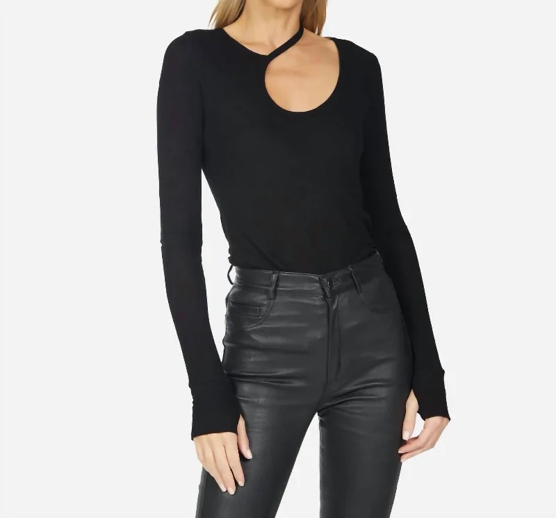 Stark Keyhole Cutout Top In Black Classic Women's Fashion