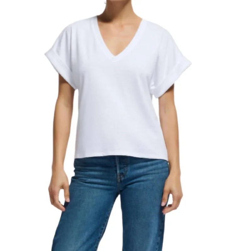 Stevie Cuffed T-Shirt In White Casual Chic