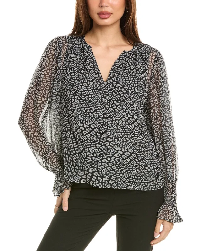 Velvet by Graham & Spencer Kathy Top Fashion Forward Style