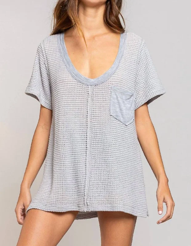 Waffle Pocket Tee Top In Grey Graceful Movement