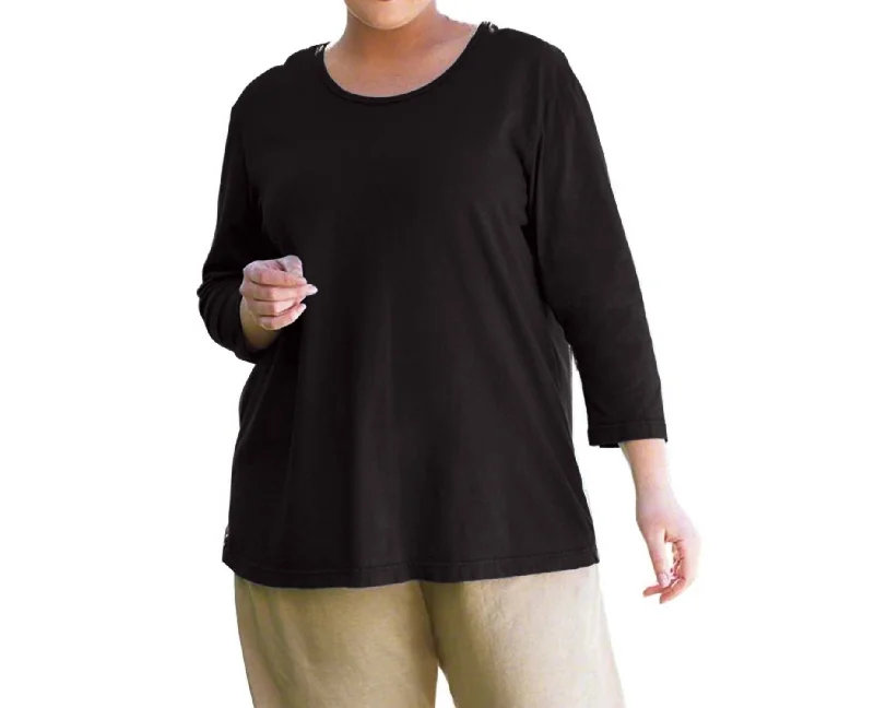 3/4 Sleeve U-Neck Long Sleeve Tunic - Plus In Black Feminine Allure