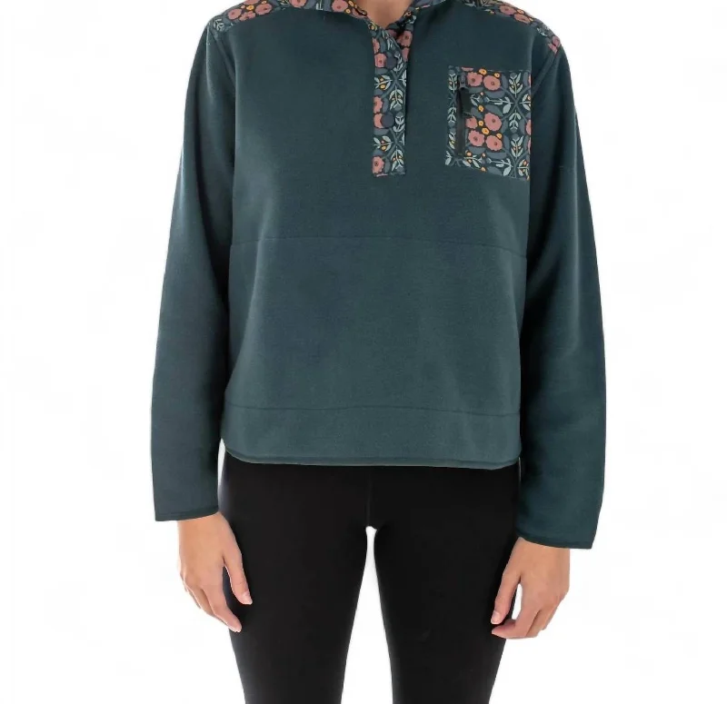 Juniper Fleece Pullover In Tidal Unleash Your Trend Driven Style