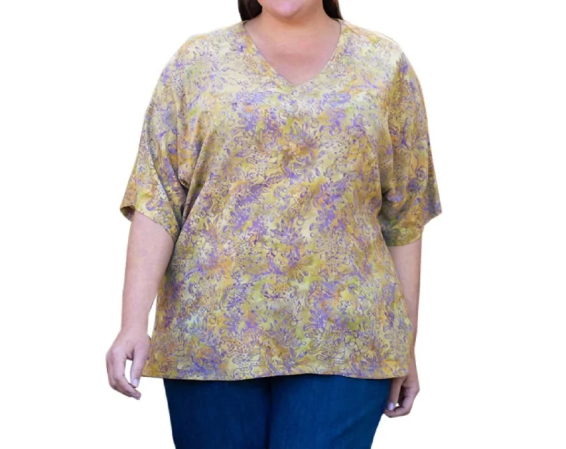 Rayon Short Sleeve V-Neck Blouse - Plus In Venice Hot Styles