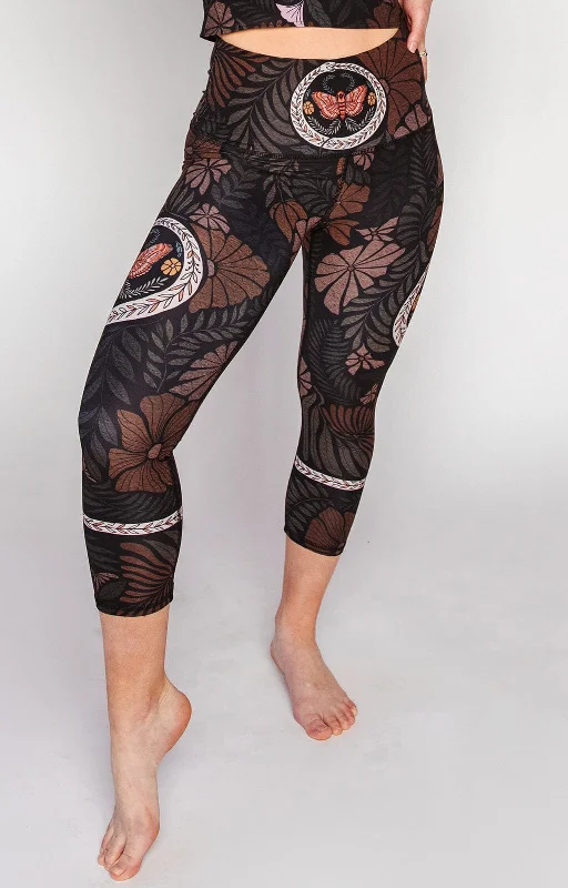 Ouroboros Printed Yoga Crops Chic And Trendy